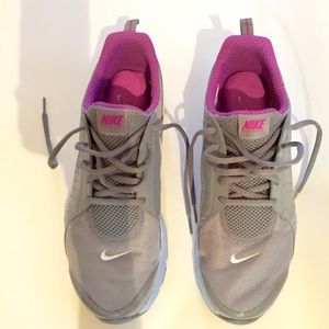 Nike women size 11 shoes BRAND NEW!!